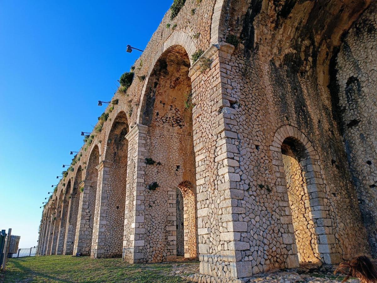 La Casetta Nelle Mura Terracina Exterior photo