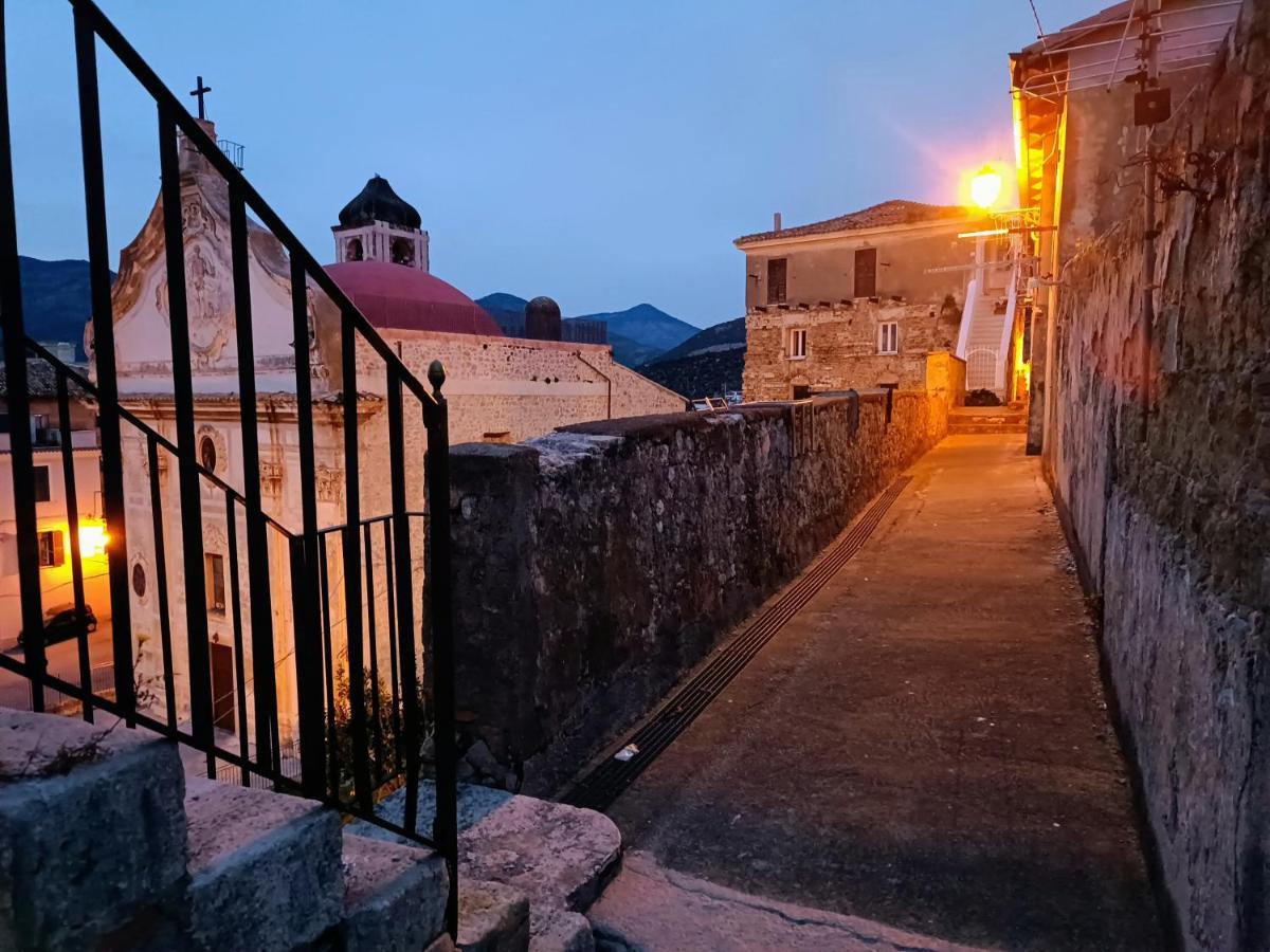 La Casetta Nelle Mura Terracina Exterior photo